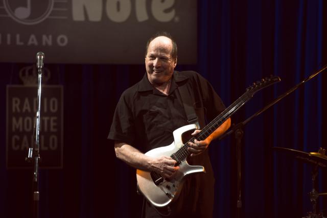 Adrian Belew (27)